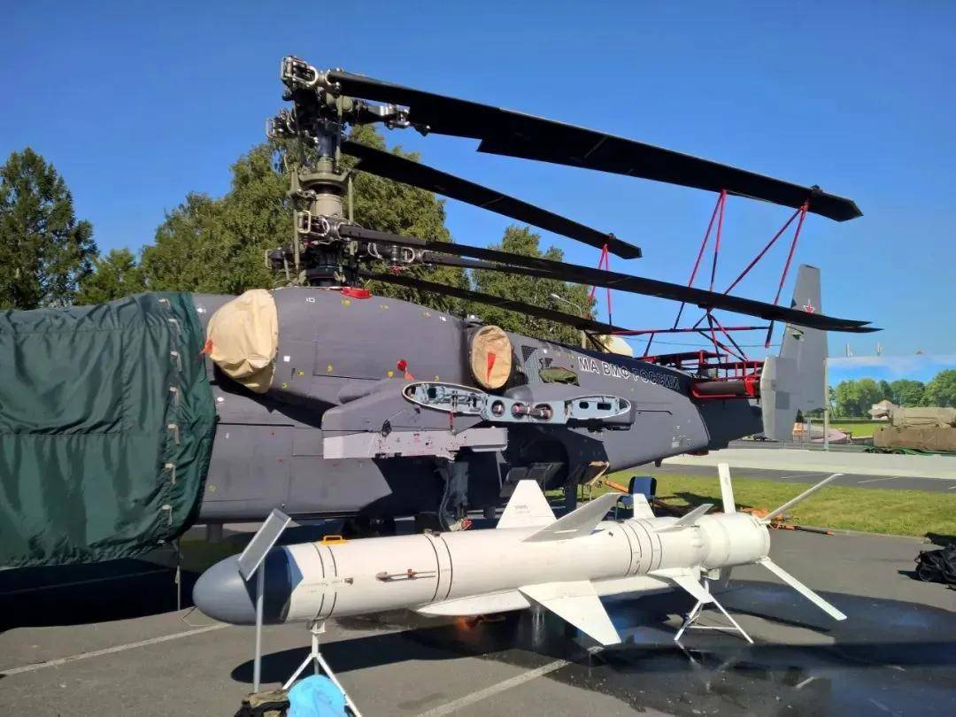 军迷圈疯传！俄罗斯卡-52M涂上了中国陆军涂装？发生了什么？